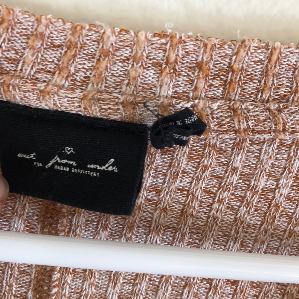 SOLD 🌺URBAN OUTFITTERS OUT FROM UNDER LONG SLEEVE - Picture 5 of 6